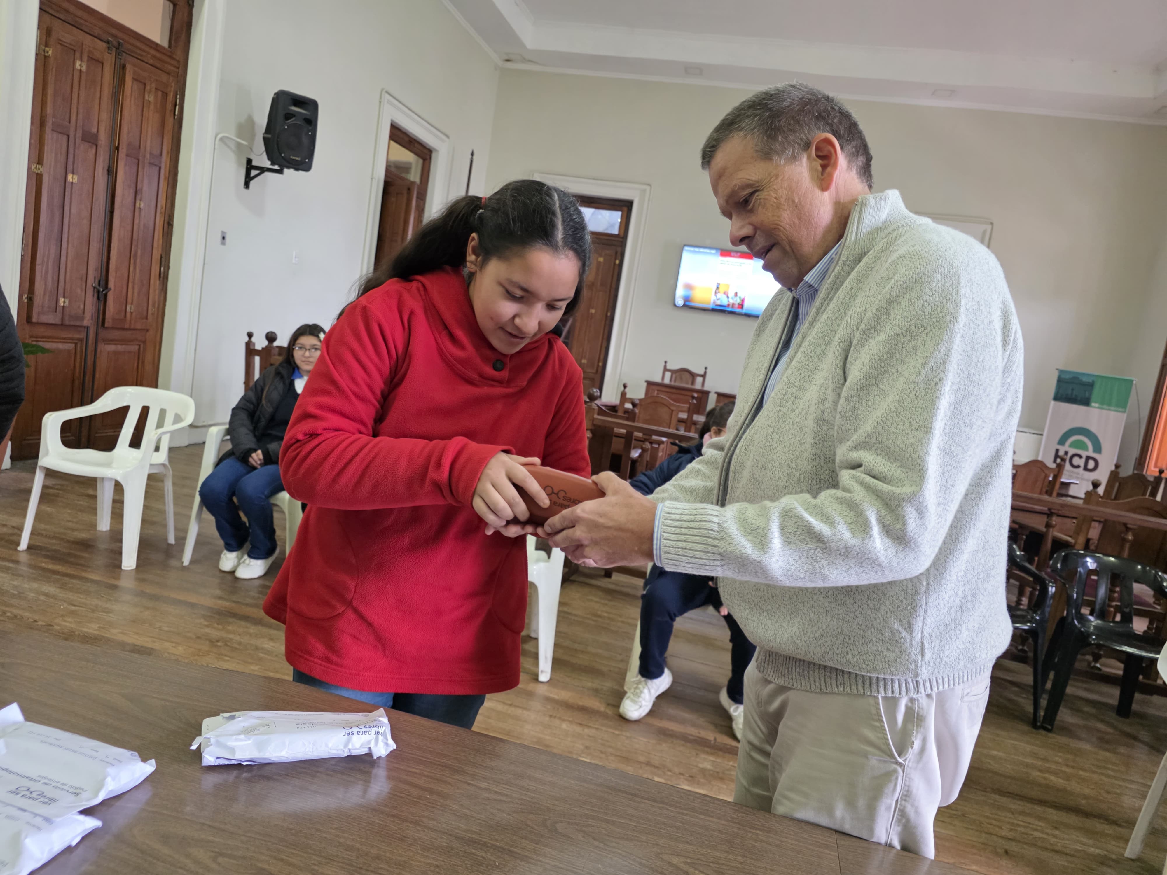 Ver mejor para vivir mejor: entregaron anteojos gratuitos en La Paz